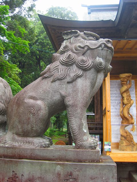 里宮神社　狛犬左